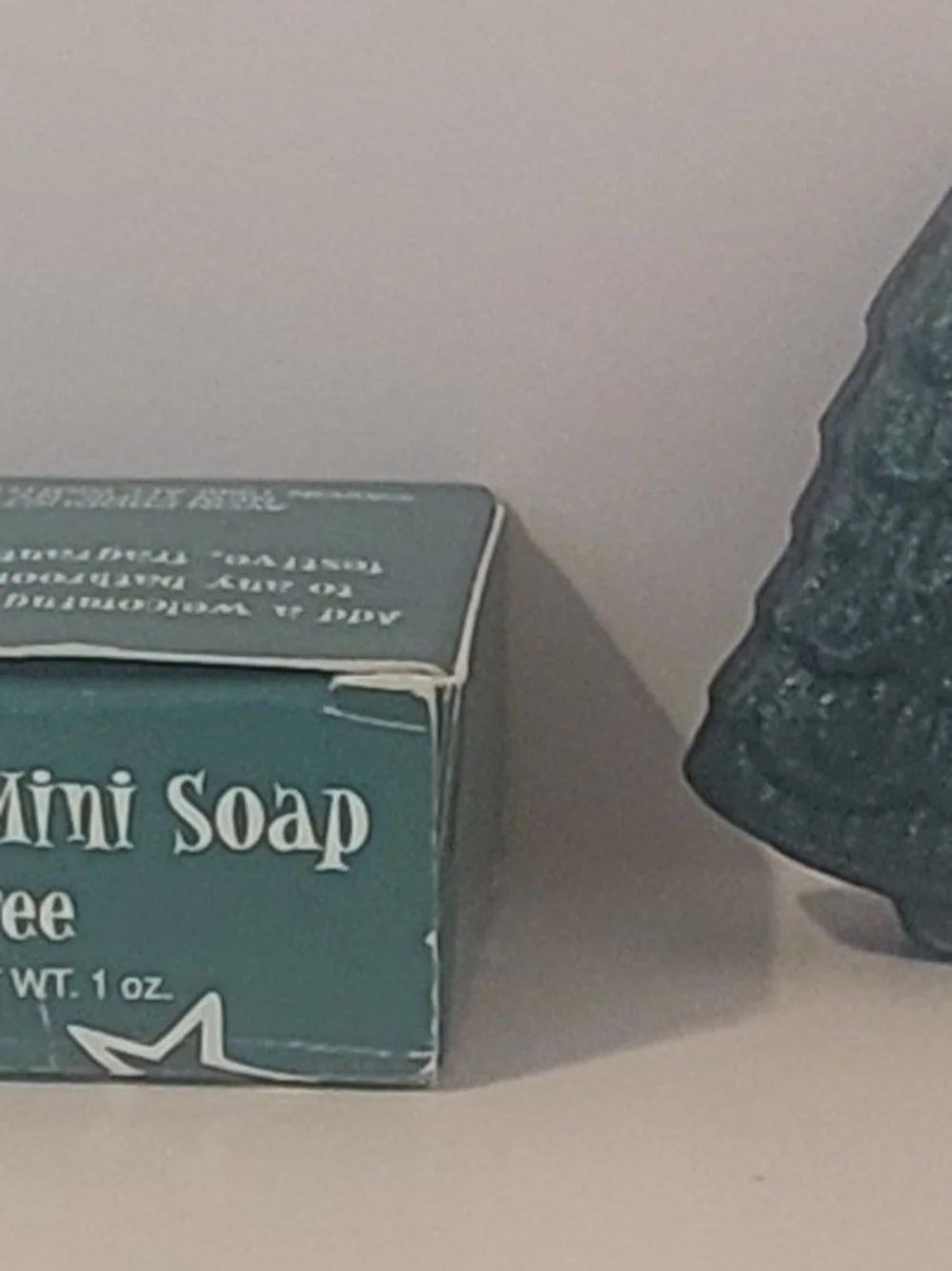 Vintage Avon Christmas Tree Guest Soap 1998 Festive Mini Soap 1oz 28g Boxed